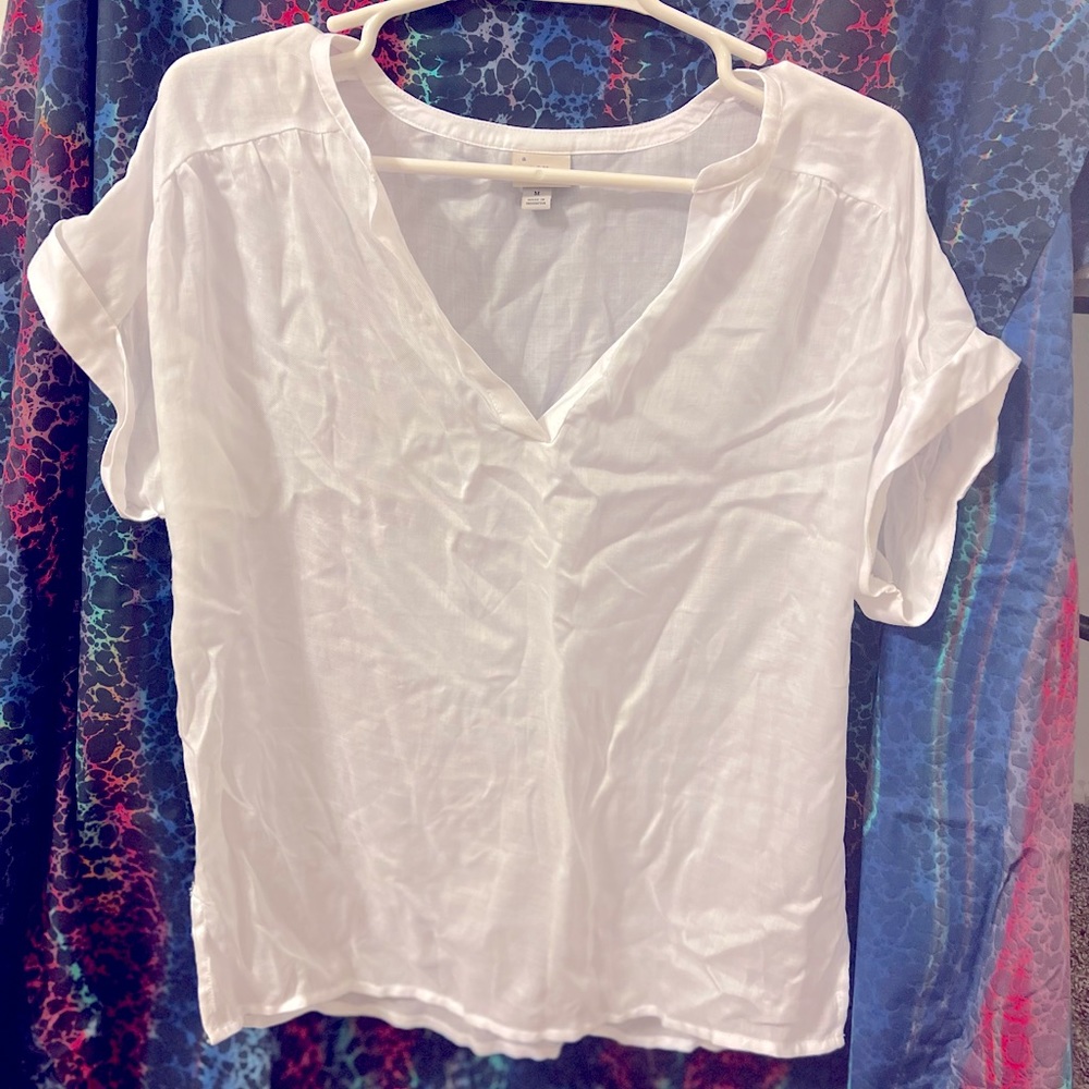 Short sleeved dress shirt.